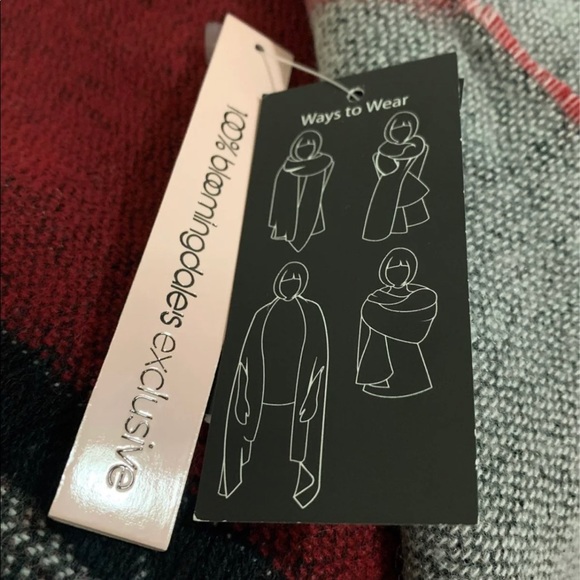 NWT Aqua Reversible Geo Chevron Wrap/Cape/Scarf - Picture 2 of 2